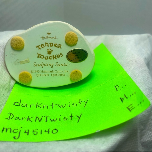 Vintage Hallmark 1993 Tender Touches Sculpting Santa Figurine - Picture 6 of 9